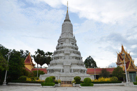 PHNOM PENH, CAMBODIA - OCT 22, 2016: The Royal Palace is a complex of buildings which serves as the royal residence of the king of Cambodiaのeditorial素材