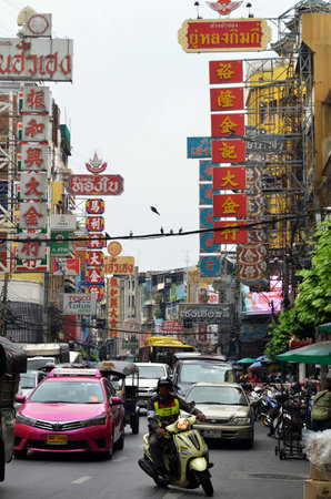 BANGKOK, THAILAND- MAY 16, 2017: Bangkok Chinatown is a popular tourist attraction and a food heaven for new generation gourmands.のeditorial素材