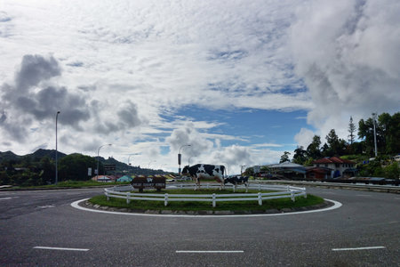 KUNDASANG, MALAYSIA- 24 JUN 2017: Cattle statue landmark at Kundasang roundaboutのeditorial素材