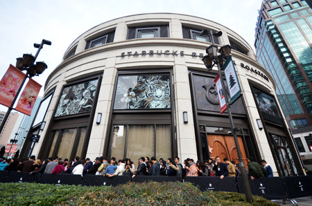SHANGHAI, CHINA- DEC 26, 2017: The new Starbucks Reserve Roastery in Shanghai. Its largest store in the worldのeditorial素材