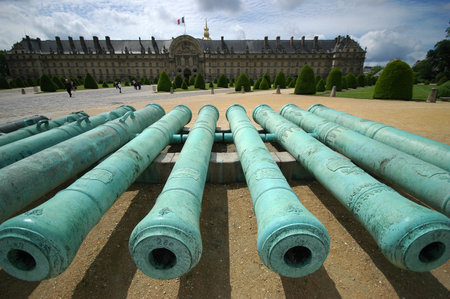 PARIS, FRANCE-JUL 23, 2018: Close-up of old bronze cannon in the inner courtyard of the Les Invalides Palace in Paris.のeditorial素材