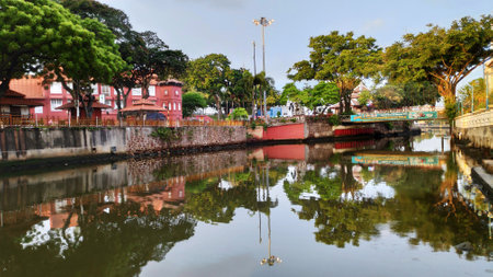 MELAKA, MALAYSIA - 25 JUN, 2019: View of river house and riverwalk with sunrise in Malacca Malaysia. Melaka has a historical site which was declared as the UNESCO world heritage in 2008のeditorial素材