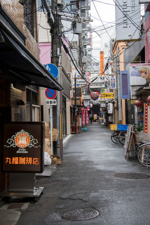 Osaka, Japan- 28 Nov, 2019: Clean and quiet Japan street in the morning in Osaka. Osaka is well-known for its modern architecture, nightlife and hearty street foodのeditorial素材