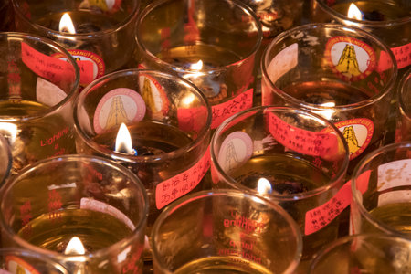 Johor Bahru, Malaysia- 27 Jan, 2020: Candlelight floating oil lamps illuminate belief that if people with oil lamps to illuminate life in local temple in Johor Bahruのeditorial素材