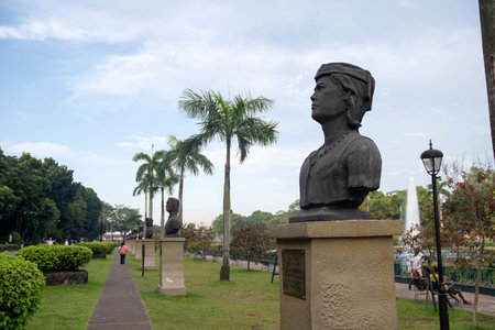 Manila, Philippines- 13 Oct 2023: Lapu-Lapu Statue Bust In Rizal Park. He was the Mactan warrior who eliminated Ferdinand Magellan in the Battle of Mactanのeditorial素材