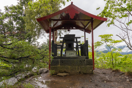 Kawaguchiko, Japan- 16 May 2024:  Ubuyagasaki Shrine overlooking Lake Kawaguchi Japan.のeditorial素材