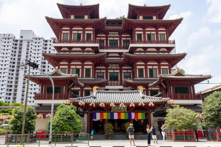Singapore- 13 Sep 2024: Buddha Tooth relic temple in Singapore. It is a Buddhist temple and museum complex located in the Chinatown district of Singapore.のeditorial素材