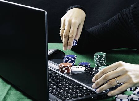 Playing online poker game from the laptop