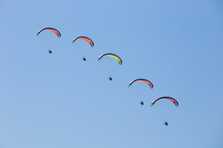 Paratroopers Air show - powered parachutes in the line, Grado, Italyのeditorial素材