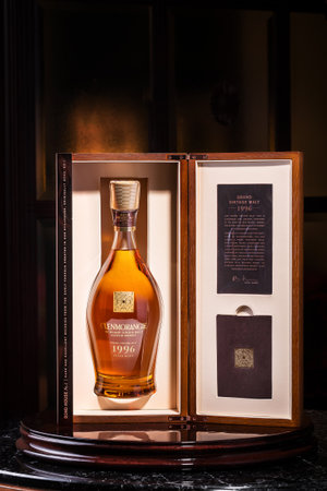 Glenmorangie Grand Vintage Malt 1996 Single malt whiskeyのeditorial素材