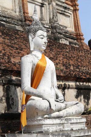 Great Buddha statue in the ancient temple of Ayutthaya
の写真素材