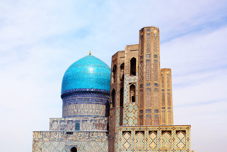 Photo scenery splendid mosque in Samarkand sunny dayの写真素材