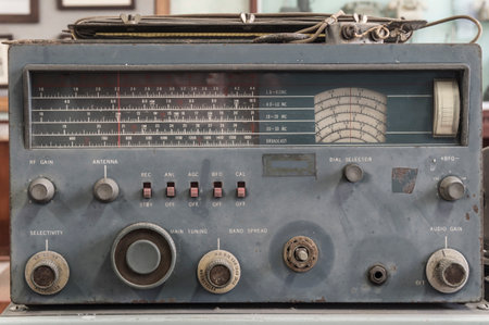 antique military radio receiver;の写真素材