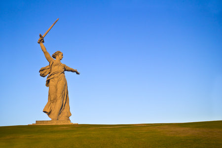 Central figure of the memorial complex at Mamaev burial in Volgogradのeditorial素材
