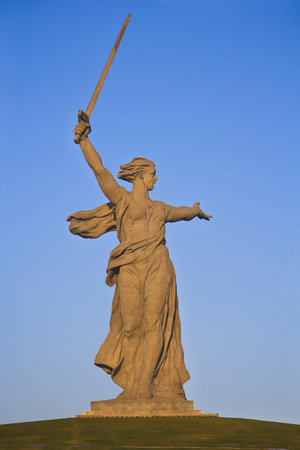 Central figure of the memorial complex at Mamaev burial in Volgogradのeditorial素材