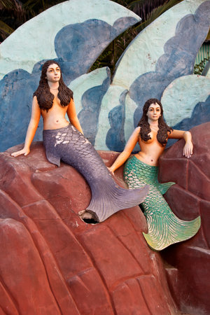 FEBRUARY 13, VISHAKHAPATNAM, ANDHRA PRADESH, INDIA - Sculpture composition Vtrmaids on a rocks at Ramakrishna beachのeditorial素材