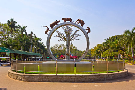 FEBRUARY 2, 2015, HYDERABAD, INDIA - Sculpture of the World Tree in the Jawaharlal Nehru zooのeditorial素材