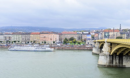 BUDAPEST, HUNGARY- 27 OCTOBER 2017: Danube River in Budapest. Photographed on an autumn rainy day.のeditorial素材