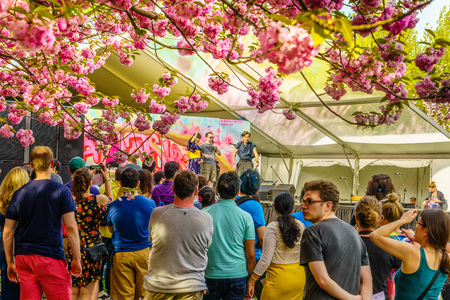 Brooklyn NY US - April 29 2017 Sakura Matsuri Spring day of cherry blossomのeditorial素材