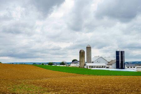 Amish country farm barn field agriculture in Lancaster, PAの写真素材