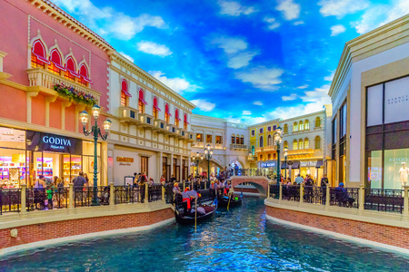 Las Vegas, Nevada USA - July 28 2016 The Venetian Resort Hotel and Casino, gondolierのeditorial素材
