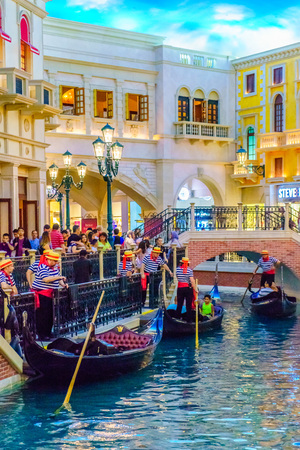 Las Vegas, Nevada USA - July 28 2016 The Venetian Resort Hotel and Casino, gondolierのeditorial素材