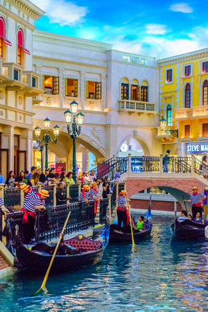 Las Vegas, Nevada USA - July 28 2016 The Venetian Resort Hotel and Casino, gondolierのeditorial素材