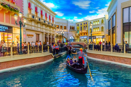 Las Vegas, Nevada USA - July 28 2016 The Venetian Resort Hotel and Casino, gondolierのeditorial素材