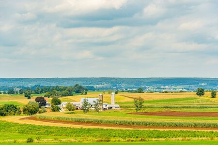 Amish country farm barn field agriculture in Lancaster, PAの写真素材