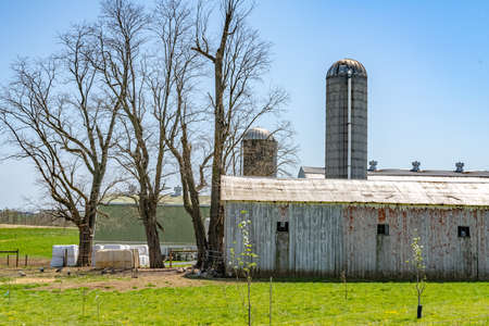 Amish country farm barn field agriculture in Lancaster, PA USの写真素材