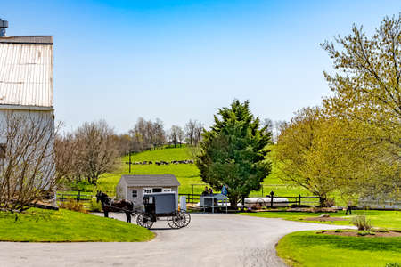 Amish Country, wagon Lancaster, PA USの写真素材
