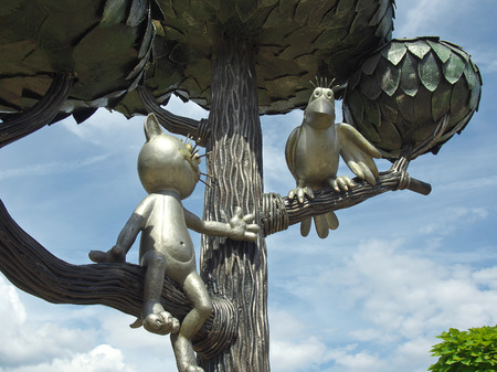 Voronezh, Russia - Jule 08, 2014: Detail of the monument to the kitten from the street General Lizyukova in Voronezhのeditorial素材