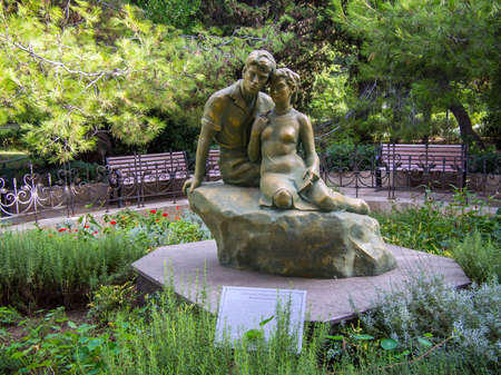 Foros, Crimea - September 20, 2020: Sculpture "Lovers", park of the sanatorium "Foros", Crimeaのeditorial素材