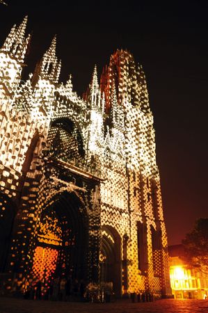 France Rouen: the gothic Cathedral of Rouen was the world’s tallest building from 1876 to 1880. The Norman cathedral contains the tomb of Richard the Lion heart. View of the illuminated facadeの素材 [FY3103571590]