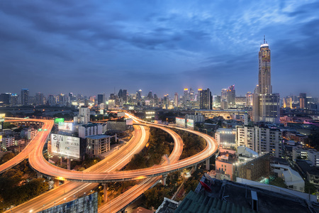 Baiyoke Tower II and expressway at nightのeditorial素材