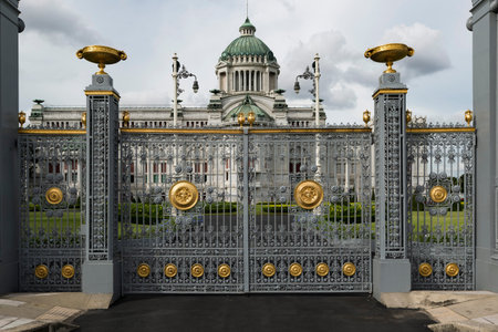 The Ananta Samakhom Throne Hall is a royal reception hall within Dusit Palace in Bangkok, Thailand. It was commissioned by King Chulalongkorn (Rama V) in 1908. The building was completed in 1915. It now serves as a museum and is from time to time employedのeditorial素材
