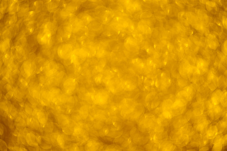 Bright defocused golden light background.
の写真素材