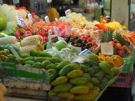Bangkok,Thailand, on May 26, 2018, Ladprao fresh food market, People buy and selling things at fresh market, showing finanial situation in thailand deal to the ?increasing price of comsumer. and how people deal to the situationのeditorial素材