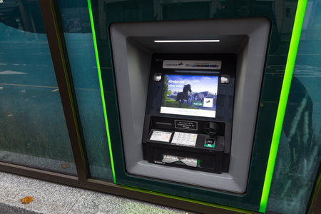 Lloyds Bank ATM Machine Exterior. London, UK, 10 December 2023のeditorial素材