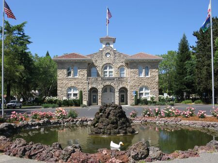 SONOMA, CALIFORNIA, USA - APRIL 27, 2013: City Hall of Sonoma at the center of Sonoma Plaza, California, USAのeditorial素材