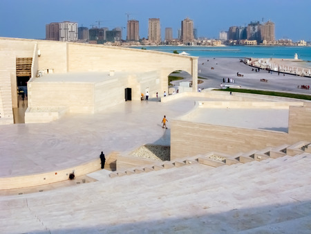 DOHA, QATAR - DEC 24, 2010: Amphitheatre in Katara Cultural Village, Doha, Qatarのeditorial素材