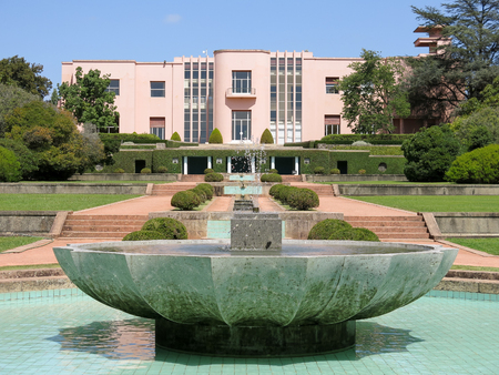 Villa and fountain in Serralves Gardens in the city of Porto, Portugalのeditorial素材