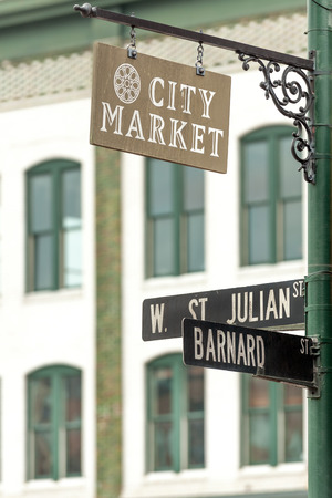 City Market sign on lamppost in Historic District of Savannahの写真素材