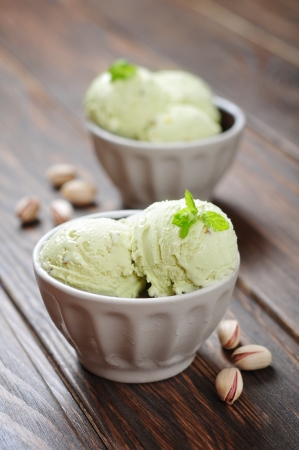 pistachio ice cream with mint and fresh pistachio の写真素材