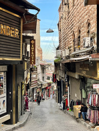 14 of April 2023 - Istanbul, Turkey: City life, the people on the narrow street near Grand Bazarのeditorial素材