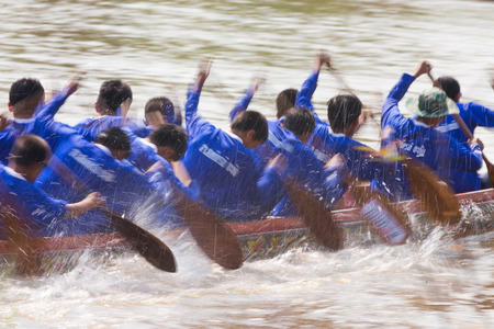 NAN - October 13 : Unidentified people rowing in boat race traditional events ,October 13, 2013 Nan, Thailand.のeditorial素材