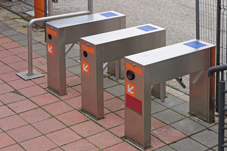 Turnstile control access pass gate