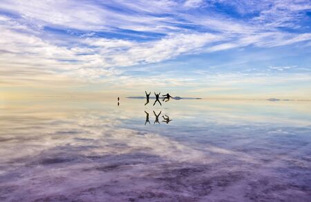 Jumpers on the Uyni Solar in Boliviaの写真素材