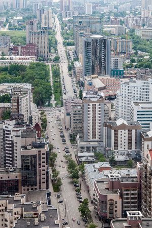 YEKATERINBURG, RUSSIA - JUNE 3, 2017: A view from the height at the Malysheva streetのeditorial素材