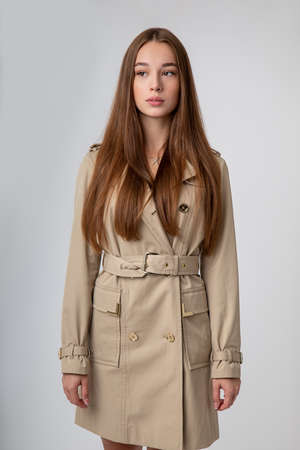 トレンチコートの写真 イラスト素材一覧 10 769件 ストックフォトのamanaimages Plus